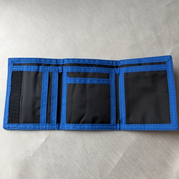 Super Mario Blue and Black Wallet - Picture 9 of 9